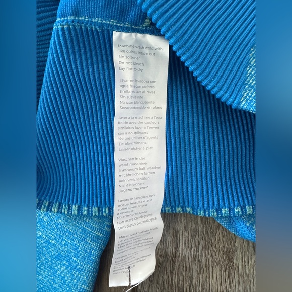 Fabletics Ombre Seamless Ultra High-Waisted 6" Shorts, Lake/Faded Lime - Picture 7 of 10